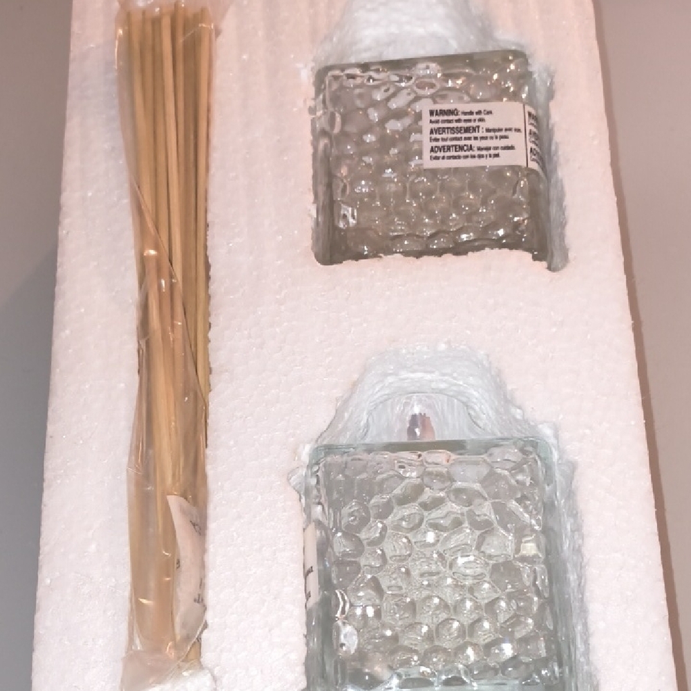 Diffuser Set with Textured Glass - Picture 3 of 4